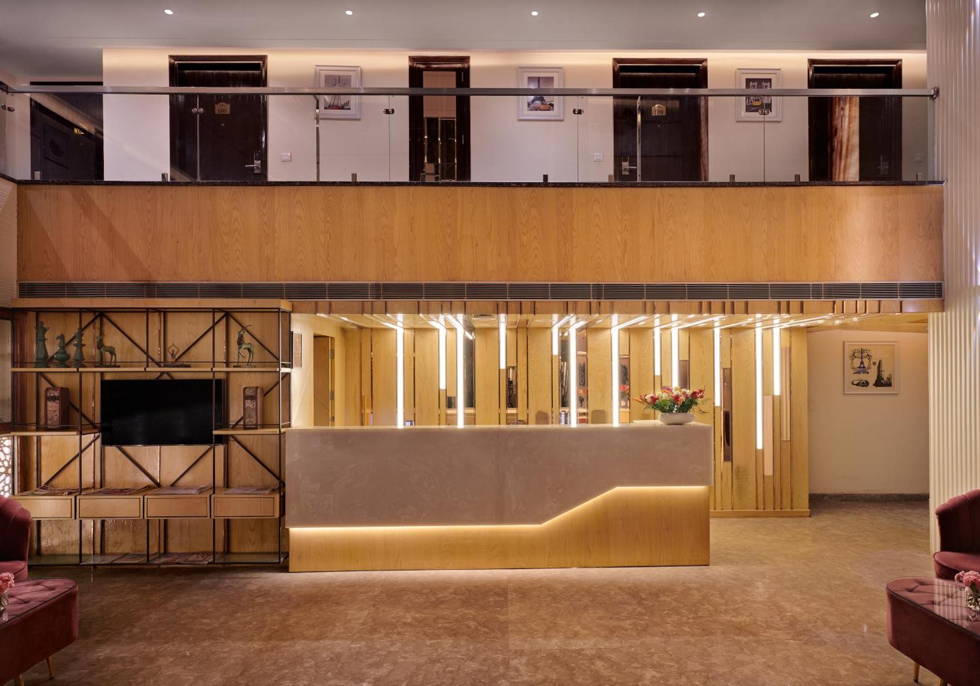 Deventure Sarovar Portico Patel Nagar 新德里 外观 照片